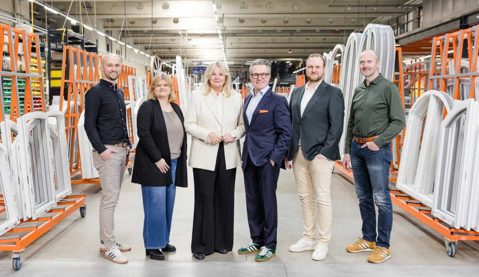 Ventana stellt Organisationsstruktur neu auf; Daniel Lechtenberg; Manuela Pieniak; Maik Hollweg; Martin Willing; Stefan Schwanekamp; Judith Pennekamp; Bereichsleiterstruktur; Spezialist im Fenstersonderbau